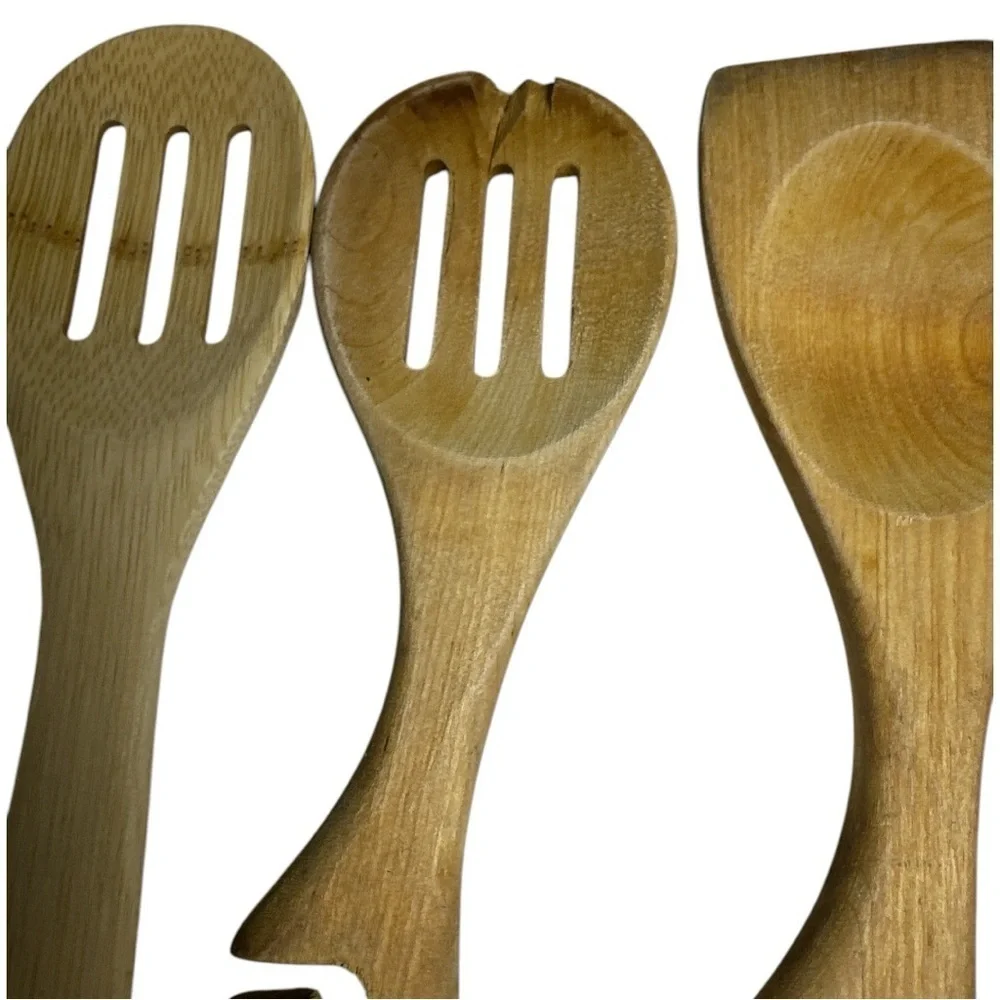 Set of 6 wooden kitchen utensils